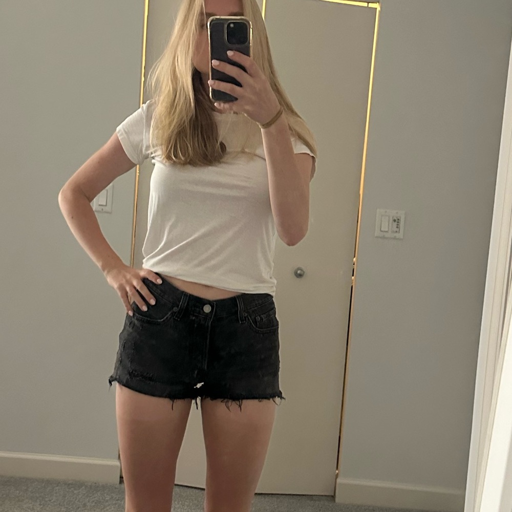 Classic Levi 501 Booty shorts in black!